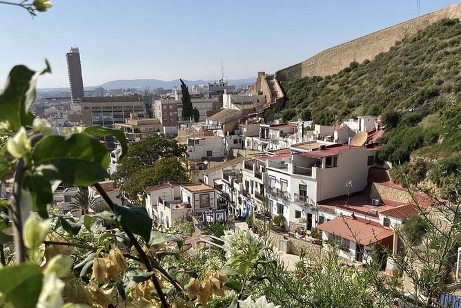 Alicante Historic Small Group Tour with Tapas Tasting - Barri Vell Santa Creu: Legends, Narrow Streets, and a Local Finish