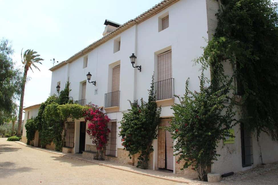 Alicante: Old Winery with Tastings & Gaudí's style of Church - Inside the estate winery founded in 1707
