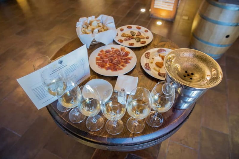 Alicante: Small-Group Countryside Wine Tour with 4 Tastings - How this small-group format pays off (not just feels nice)