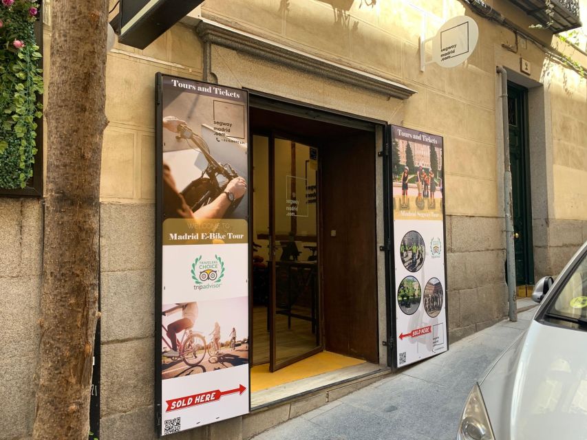All Madrid: Private Electric Bike Tour around the city - CaixaForum’s vertical garden and Retiro Park’s big monuments