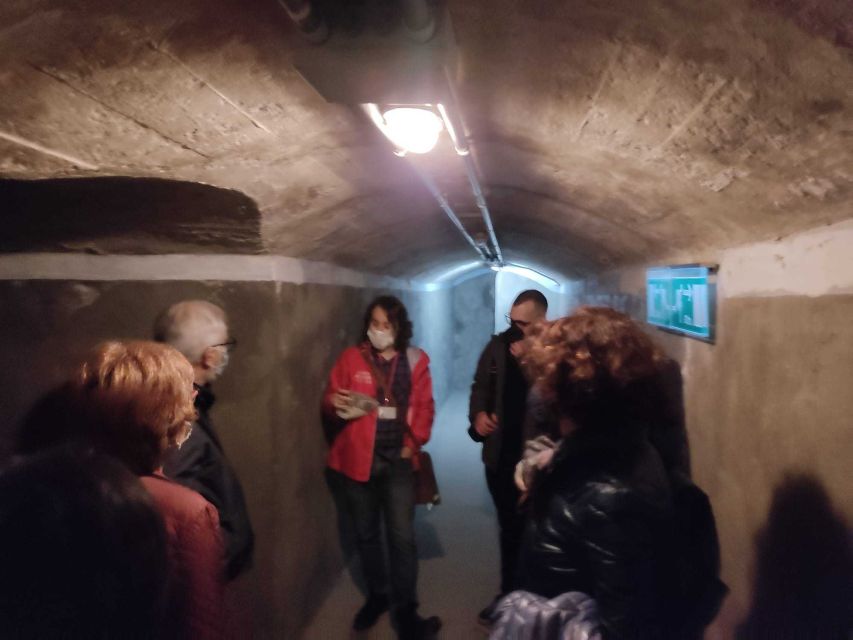 Almeria: Spanish Civil War Shelters Ticket and Official Tour - The official tour: walking about 1 km underground