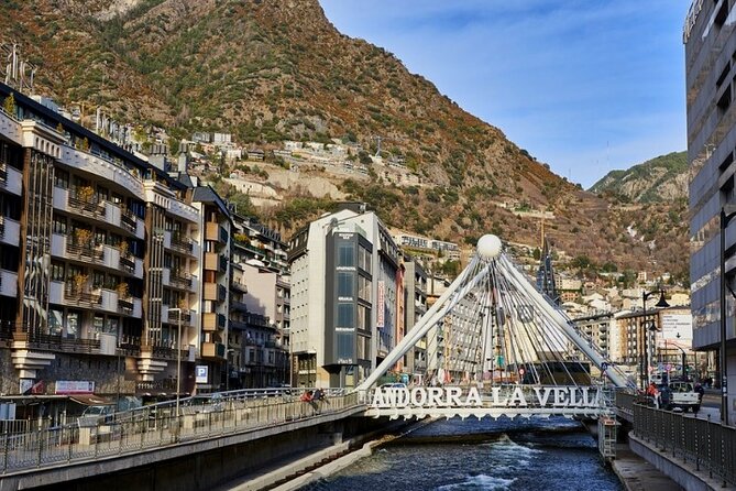 Andorra, France and Spain Day Tour with 2 Guides and Hotel Pickup - Morning Drive: Barcelona-to-Montserrat Views and Baells Reservoir Scenery