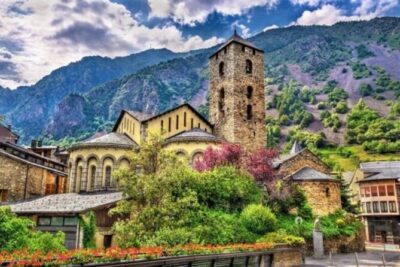 Andorra, France & Spain: 3 Countries in One Day from Barcelona - Circ de Pessons: the 5-minute lakeside moment you shouldn’t overplan