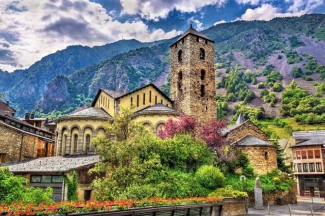 Andorra, France & Spain: 3 Countries in One Day from Barcelona - Circ de Pessons: the 5-minute lakeside moment you shouldn’t overplan