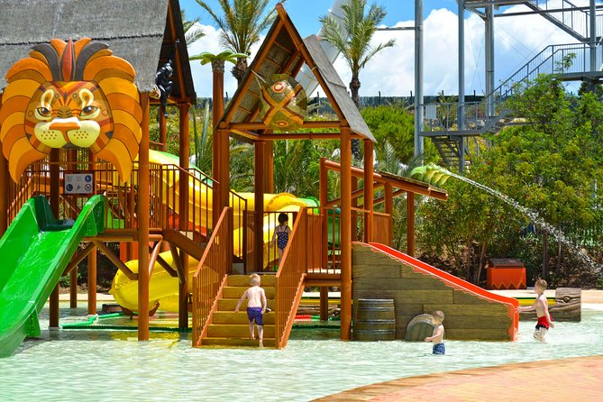 Aqua Natura Water Park Admission Ticket in Benidorm - The family layout: parents get breathing room