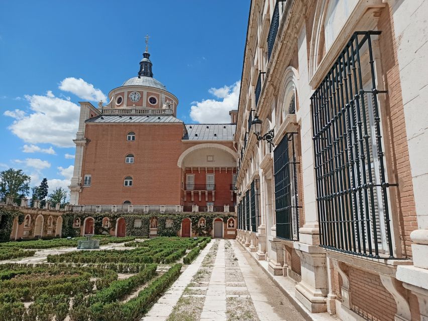 Aranjuez: Royal Palace Guided Tour - Queen’s Guard Room, Music Room, and Throne Room: Where Power Was Performed