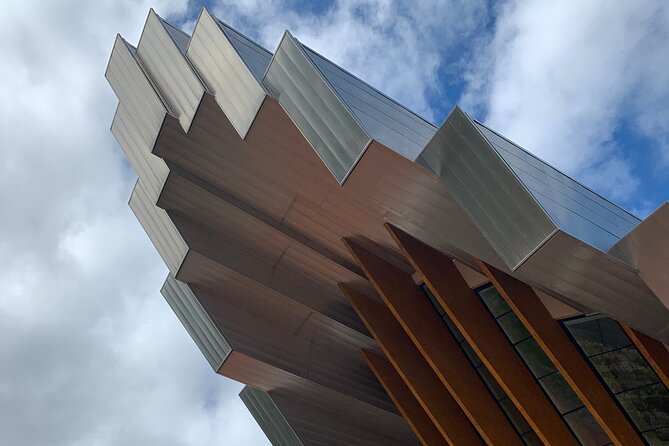 Architectural Rioja Small Group Wine Tour with Lunch from Bilbao - How the guide turns buildings into wine understanding