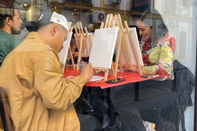 Art and Wine in Sevilla - The 3-hour flow: from first marks to a finished canvas