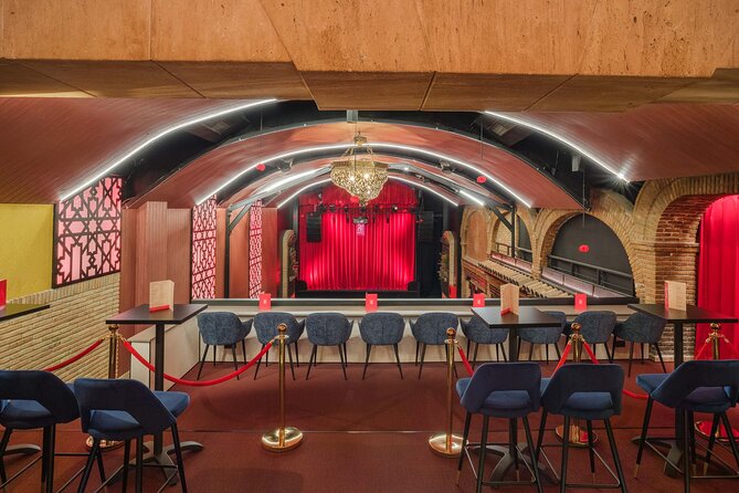 Authentic Flamenco Show at the Teatro Flamenco Granada - Language and rhythm: you can follow along in English