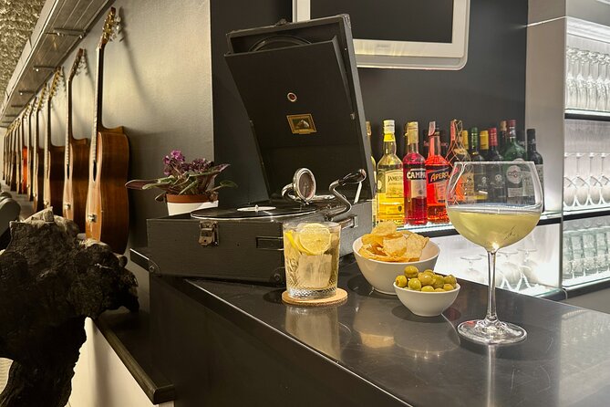 Authentic Flamenco Show Barcelona : Intimate Casa Sors Experience - Getting There Without Stress (and Using Your Mobile Ticket)