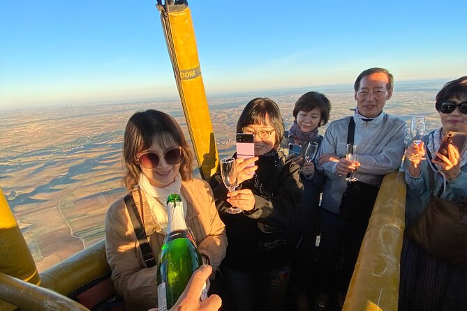 Balloon flight at sunrise in Segovia - The full timeline: from balloon inflation to landing calm