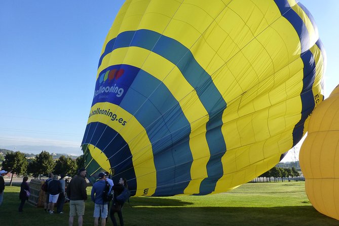 Balloon Ride over Catalonia with optional Pick-up from Barcelona - Why a Catalonia balloon ride beats another Barcelona morning