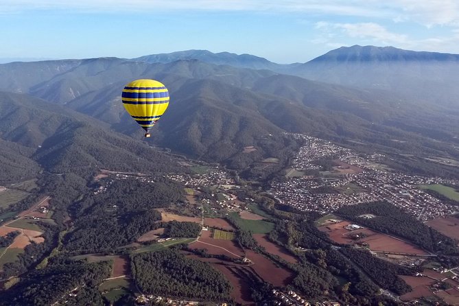Balloon Ride over Catalonia with optional Pick-up from Barcelona - After landing: toast, light food, and your pilot-signed certificate