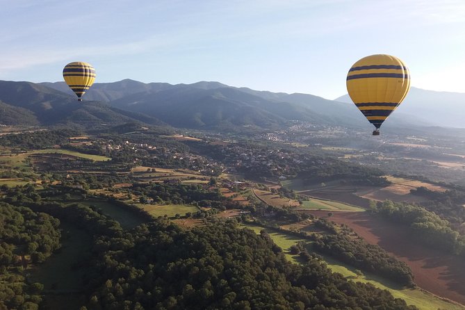 Balloon Ride over Catalonia with optional Pick-up from Barcelona - Pickup at Hard Rock Cafe: the easiest way to start at 6 a.m.