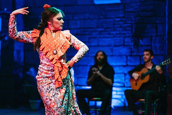 Baraka Triana. Flamenco show with drink - Triana’s Baraka flamenco room: why it feels so intense