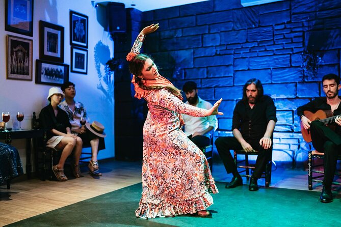 Baraka Triana. Flamenco show with drink - Who should book Baraka Triana flamenco (and who might reconsider)