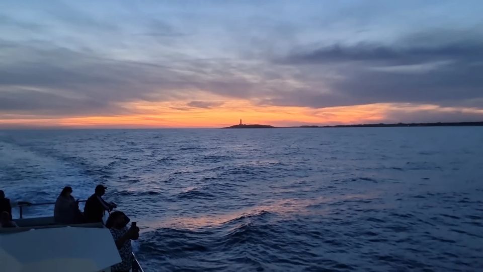 Barbate: Sunset Cruise with Glass of Cava - On the water: the 1.5-hour route along cliffs and lighthouse views