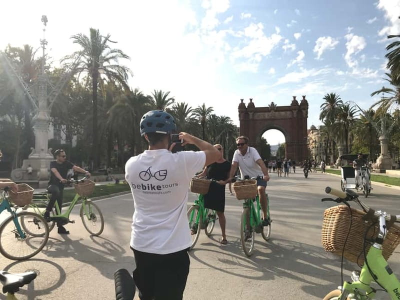 Barcelona: 1.5-Hour Sightseeing Tour by Bike/Electric Bike - Arc de Triomf to El Born: a smart start with quick payoff