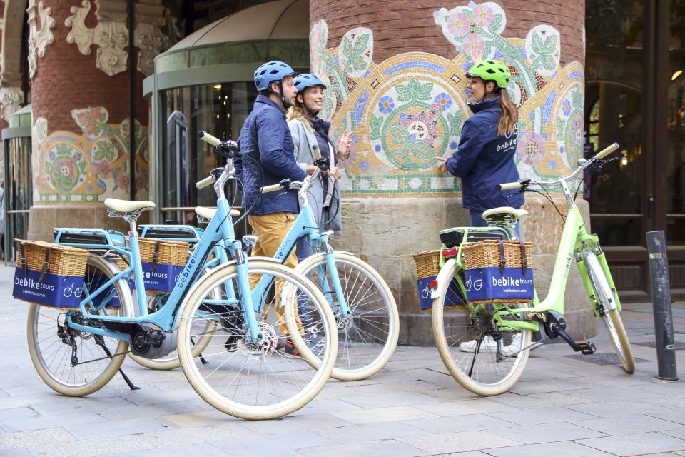 Barcelona: 2.5-Hour Bike or E-Bike Historical Tour - Casa Vicens and Passeig de Sant Joan: The Route Builds Toward Sagrada Família