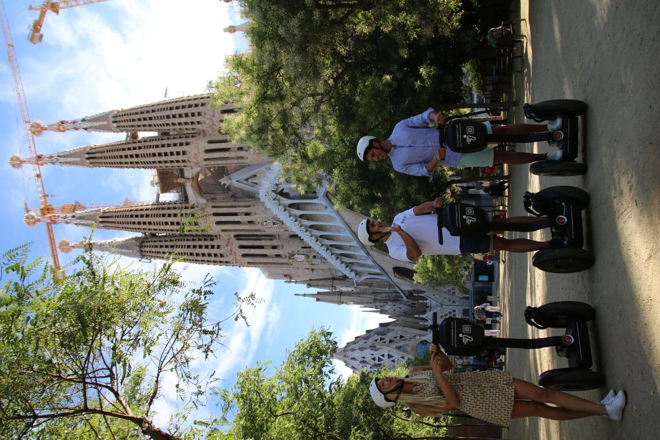 Barcelona: 2.5-Hour Gaudí Segway Tour - Arc de Triomf to the first photo stops: get your bearings fast