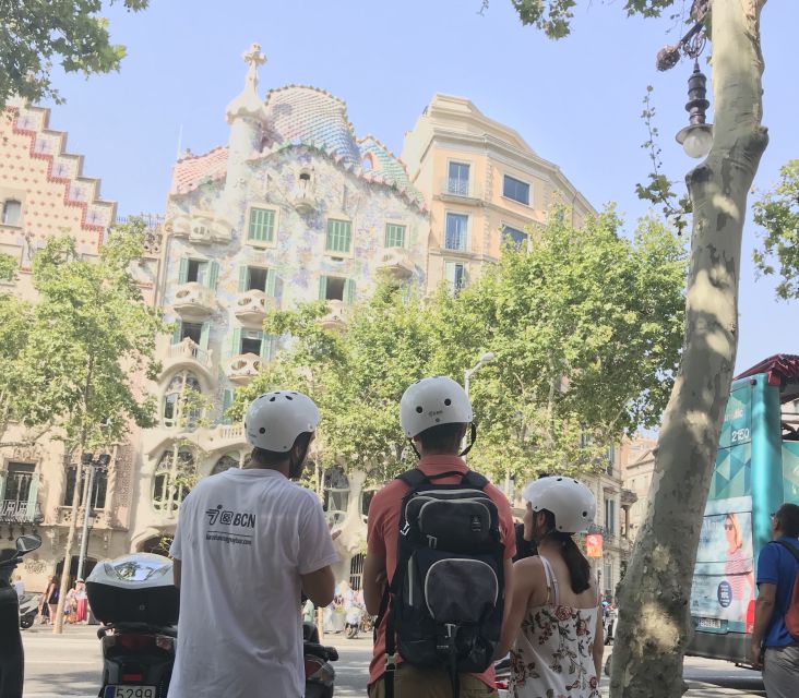 Barcelona: 2.5-Hour Gaudí Segway Tour - Passeig de Gràcia riding: Casa Milà and Casa Batlló in context