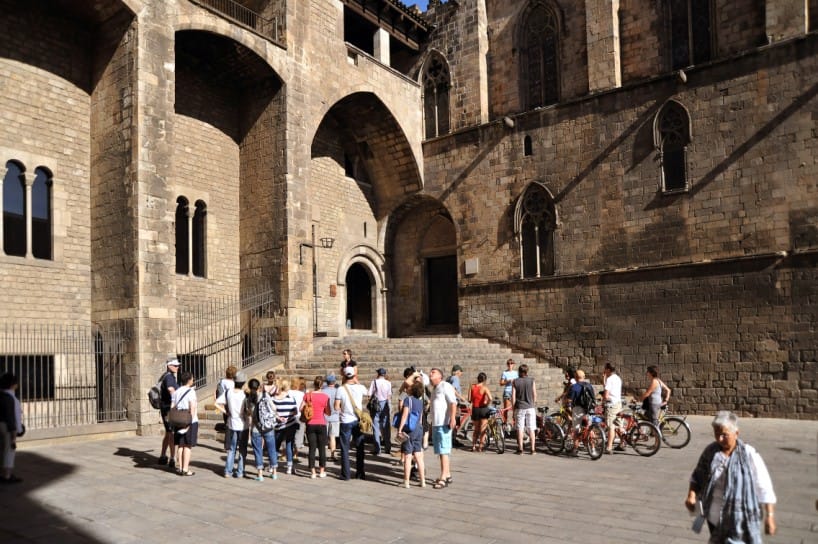 Barcelona 2-Hour Gothic Walking Tour - Why the Barri Gòtic makes sense with a guide