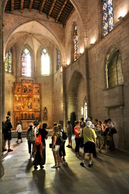 Barcelona 2-Hour Gothic Walking Tour - Museu Frederic Marès: the smart English-tour bonus