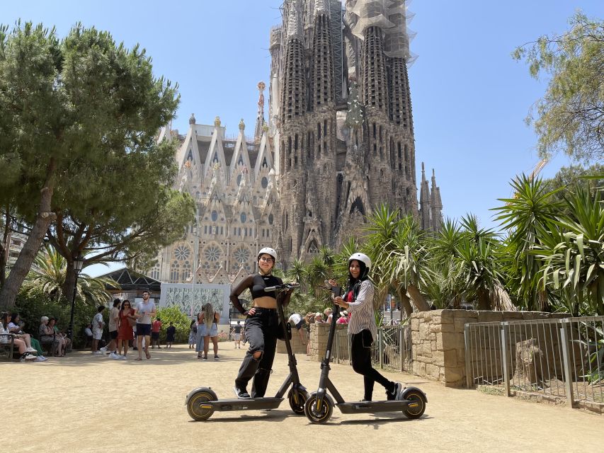 Barcelona: 3-Hour Sagrada Familia eScooter Tour - Robot City meeting point and getting kitted out
