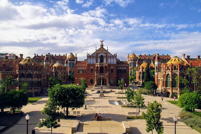 Barcelona Architecture Walking Tour With Casa Batlló Upgrade - Guide style, pace, and audio: the real-world stuff that matters