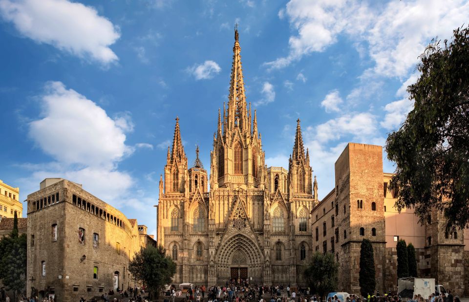 Barcelona: Barri Gotic Small Group Walking Tour - Plaza de San Felipe Neri: The Square With a Dark Story