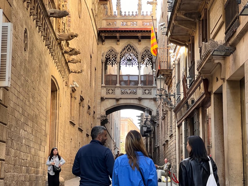 Barcelona: Barri Gotic Small Group Walking Tour - Meet-Up Options and How to Keep It Stress-Free