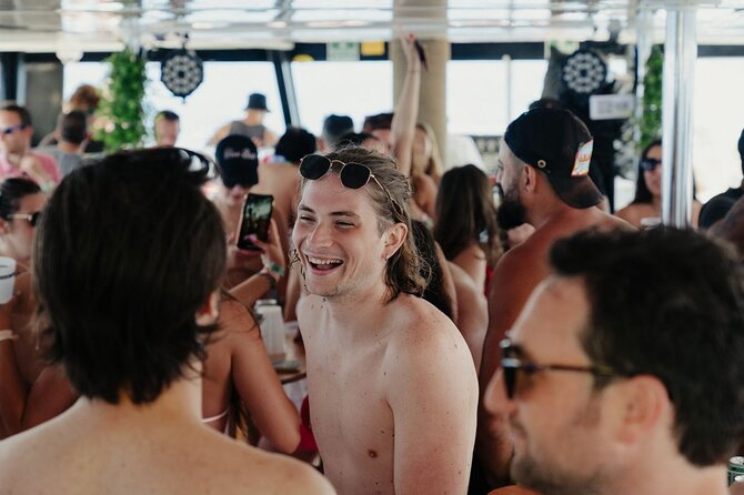 Barcelona Boat Party Cruise with Drinks & Live DJ - What You’ll See on the Water (and What to Watch For)