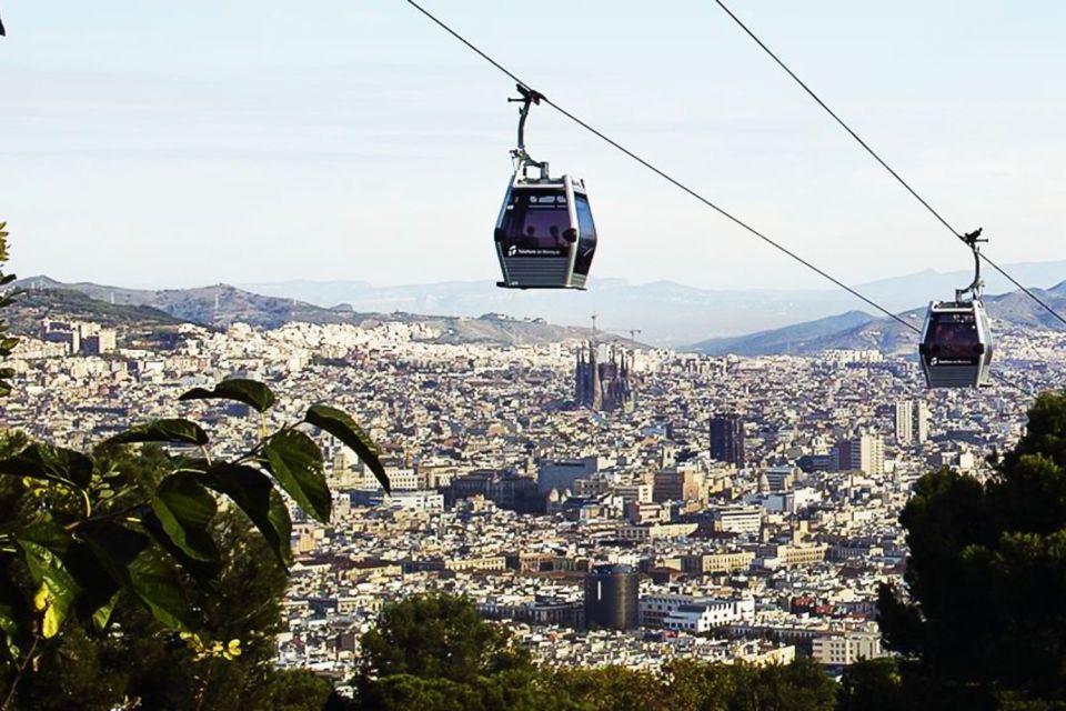 Barcelona Cable Car Sky Views, Magic Fountain & Castle Visit - Up to Montjuïc: cable car and funicular for real viewpoint momentum