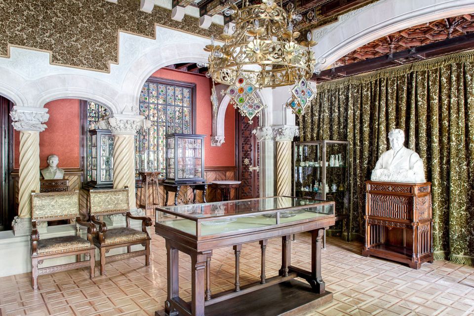 Barcelona: Casa Amatller Priority Entry Ticket - Casa Amatller on Passeig de Gràcia: why this house matters