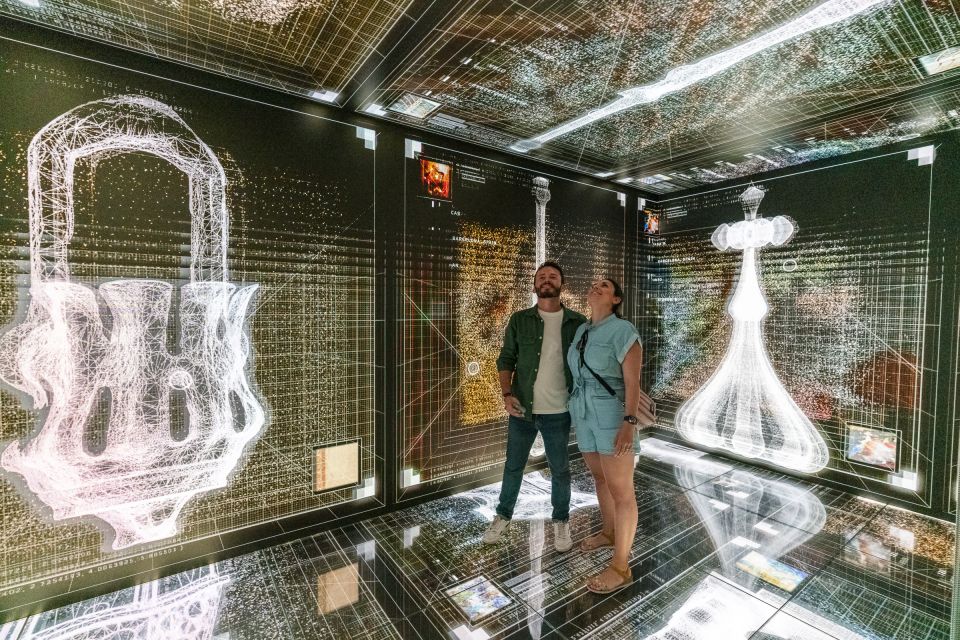 Barcelona: Casa Batlló Be The First Entry Ticket - The Patio Lights, Indoor Mapping, and the Store Moment