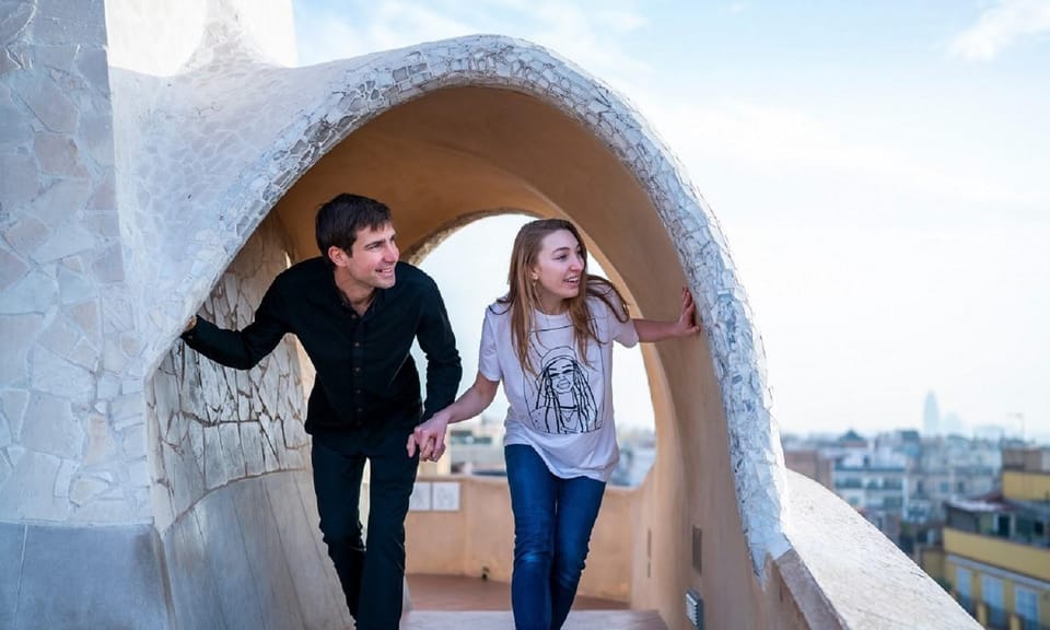 Barcelona: Casa Batlló, Casa Milà & Casa Vicens Guided Tour - Logistics that matter: speed, walking, and how the group stays together