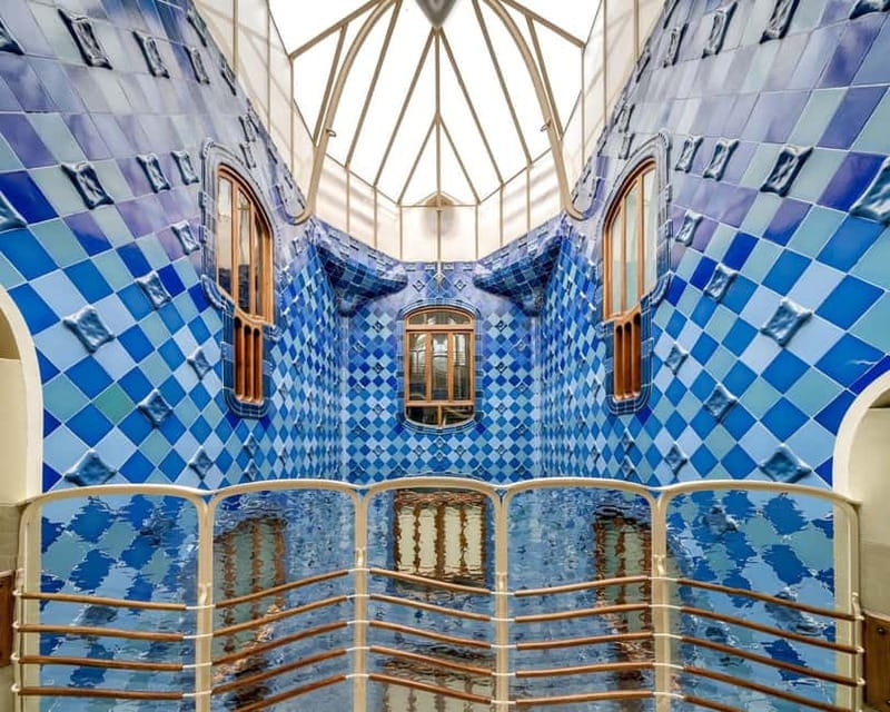 Barcelona: Casa Batlló Tour and Optional White Rabbit Museum - Casa Batlló: the kind of building that makes you slow down
