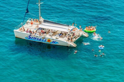 Barcelona: Catamaran Party Cruise with BBQ Meal - Where you meet the boat at Port Olímpic (and how not to waste time)