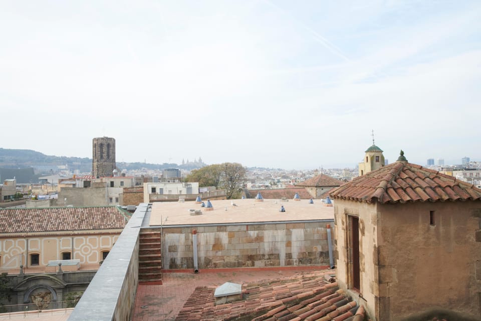 Barcelona Cathedral: Ticket, Guided Tour and VR Experience - Key Historical Moments You’ll Hear While You Walk