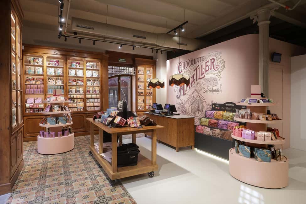 Barcelona & Chocolate Amatller History and Culture + Activity and Tasting - The 40-minute format: film first, then you taste and make