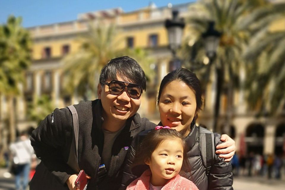Barcelona: Churros, Hot Chocolate, and Games Family Tour - Gothic Quarter moments: Cathedral detail, Roman echoes, and time-worn squares