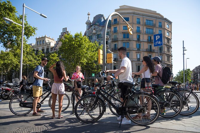 Barcelona City Highlights Bike Tour - Back toward the center: Columbus, Raval’s giant cat, and MACBA
