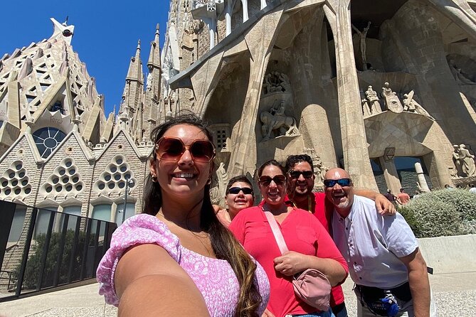 Barcelona City Tour: Gothic Pedrera, Sagrada Familia & Park Güell - Santa Maria del Mar: a calm break in the Born district