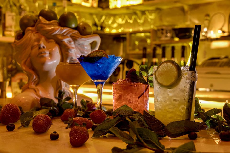 Barcelona: Cocktail Making Class with Tapas - Step inside Bar Milans Gòtico, right in the Gothic Quarter