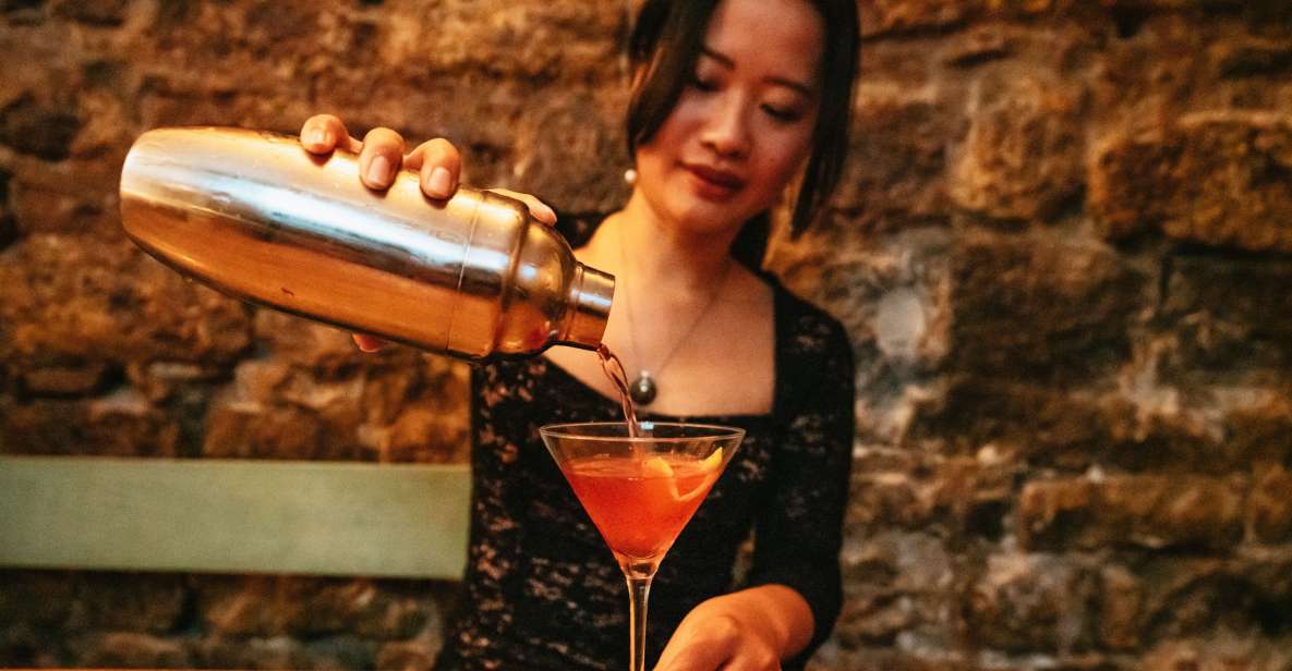 Barcelona: Cocktail Master Class by Mixologist with Tapas - Four classic cocktails: what you’ll actually do