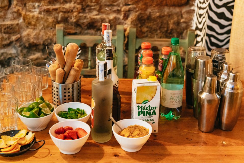 Barcelona: Cocktail Master Class by Mixologist with Tapas - Practical tips for a smoother, more fun class