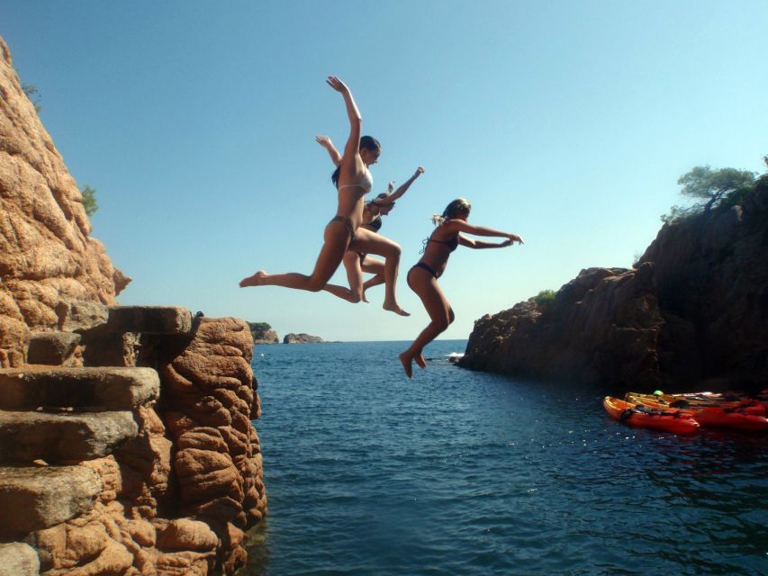 Barcelona: Costa Brava Easy Hike, Snorkel, Cliff-Jump & Meal - Guides and the small-group feel: JB, Tete, Nacho, and Sergio