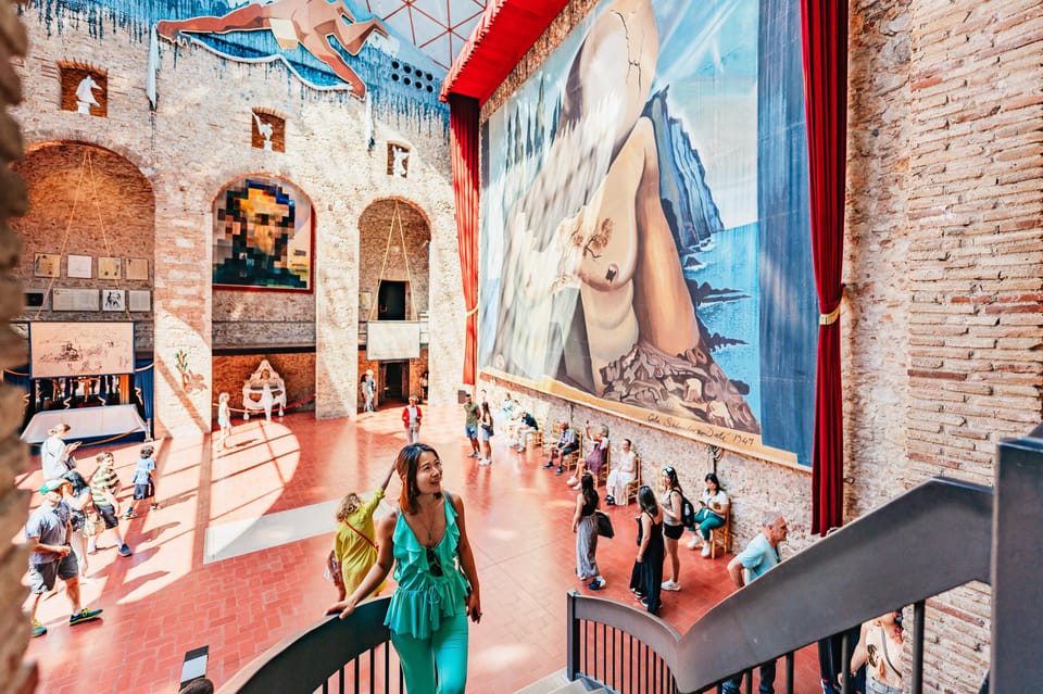 Barcelona: Dali Museum, House and Cadaques Guided Tour - The drive that does more than get you there