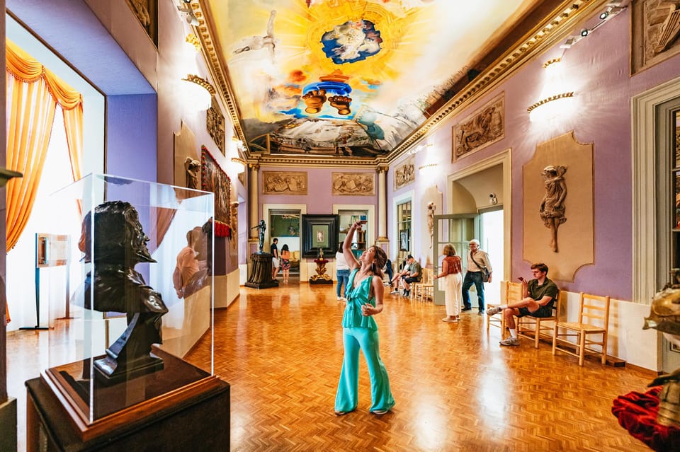 Barcelona: Dali Museum, House and Cadaques Guided Tour - Summer switch: Medieval coastal town and Púbol Castle (Jul 1–Aug 31)