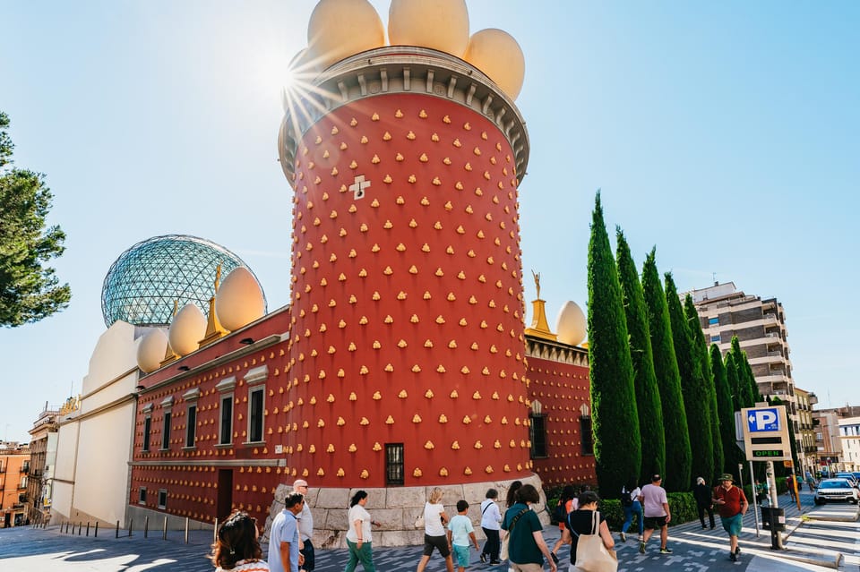 Barcelona: Dali Museum, House and Cadaques Guided Tour - Time, pacing, and comfort: the good trade-offs (and the real ones)